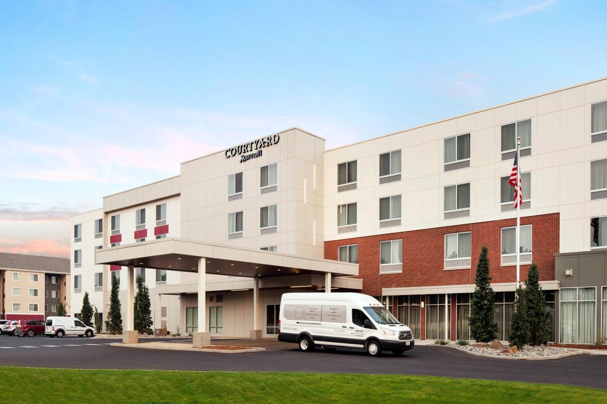 Courtyard By Marriott Pullman Hotel Buitenkant foto